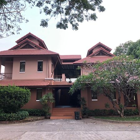 Areena Resort And Hotel Uttaradit Esterno foto