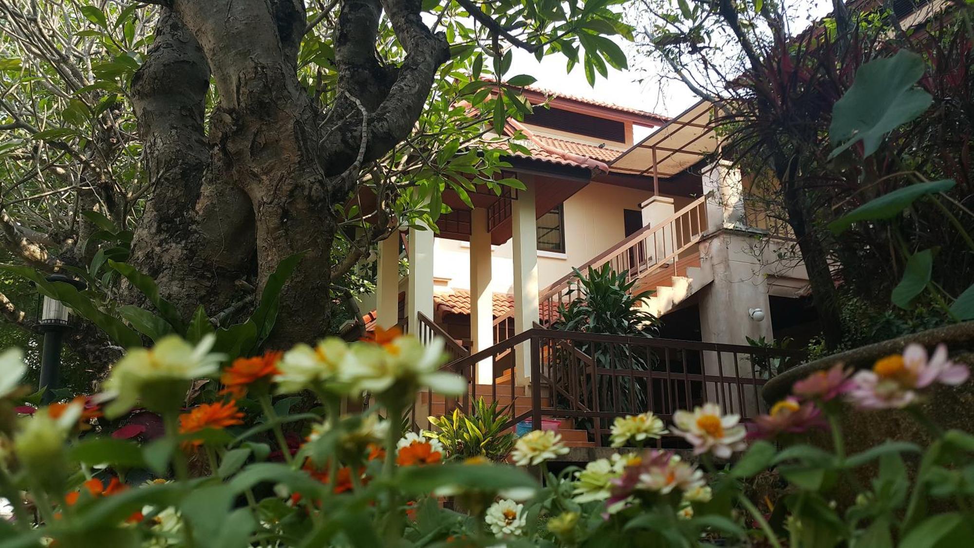 Areena Resort And Hotel Uttaradit Esterno foto